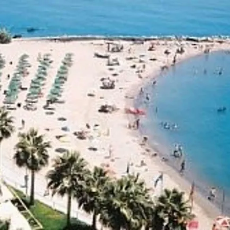 Malaga Puerto Marina Playa Vacacional Luxury * 베날마데나코스타